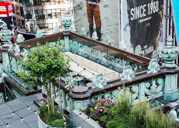 The Knickerbocker Hotel